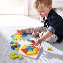 Triángulos mágicos, juego de composición